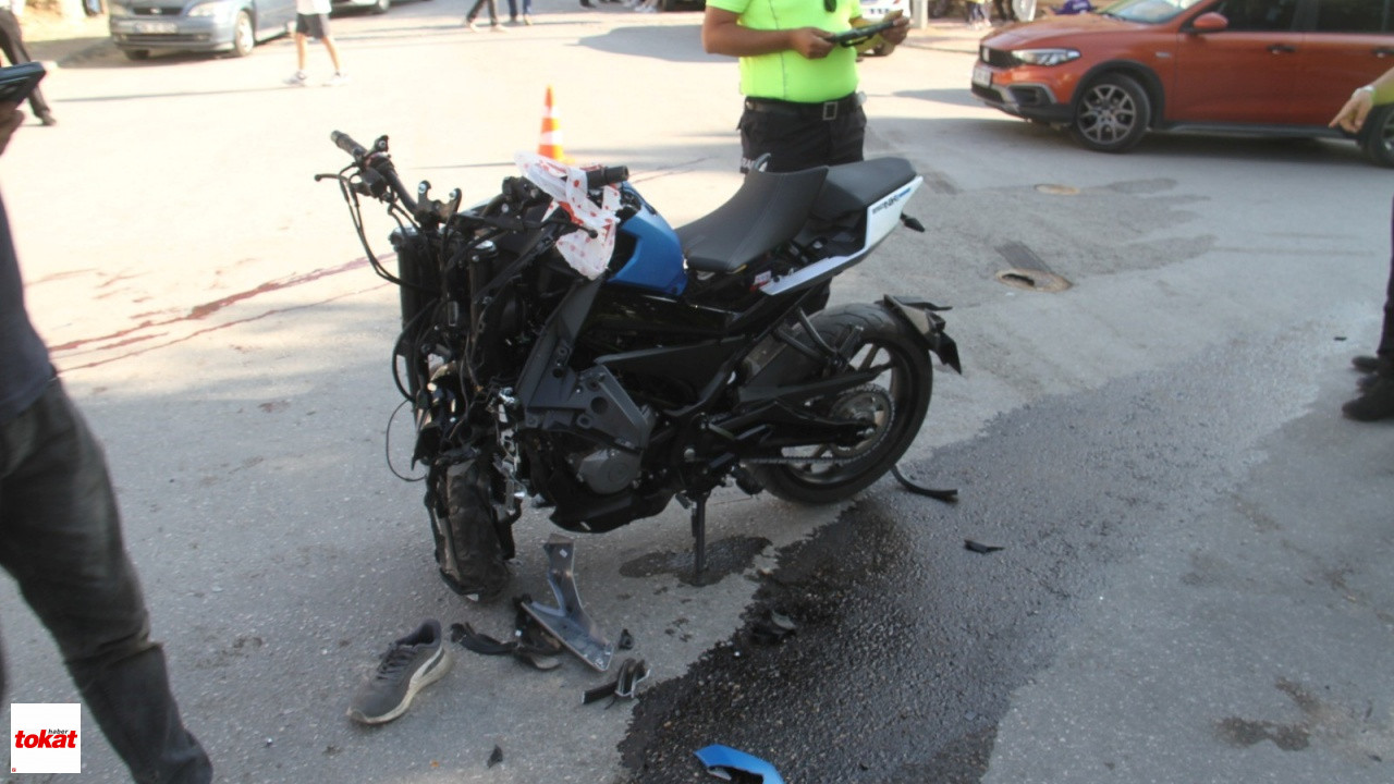 Minibüs Ile Çarpışan Motosiklet Sürücüsü Hayatını Kaybetti2