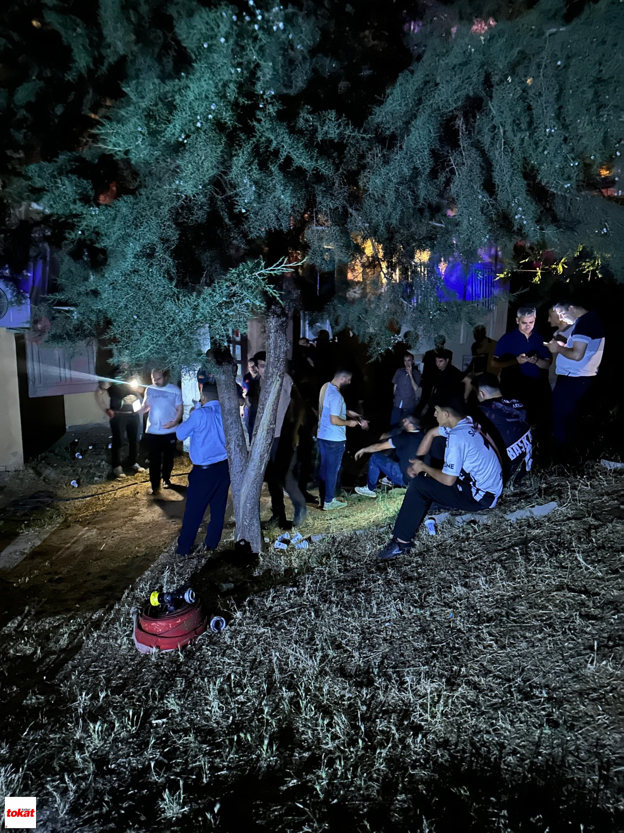 Polis Lojmanında Korkutan Yangın 13 Kişi Dumandan Etkilendi3