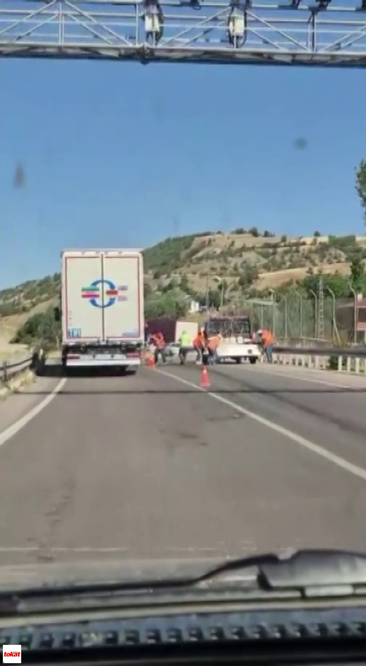 Sivas'ta Tır Yayalara Çarptı 1 Ölü, 1 Yararlı2