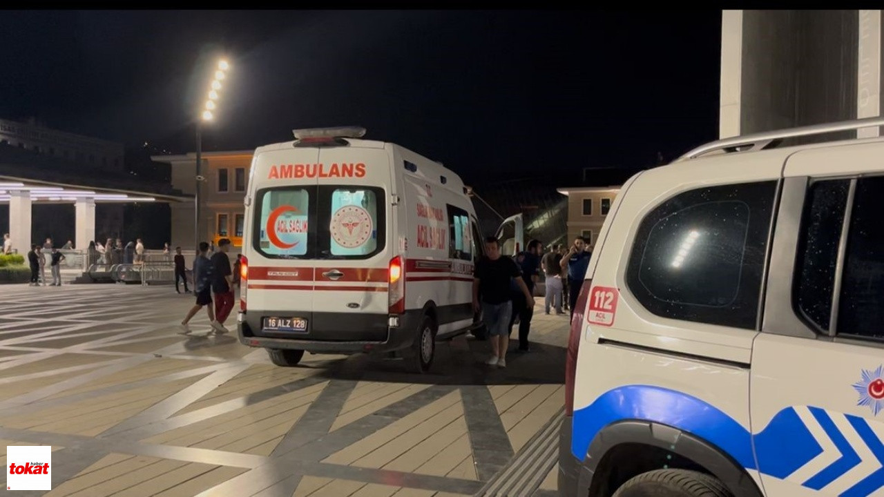 Bıçaklı Dehşet 14 Yaşındaki Genç Kız 4 Kişiyi Bıçakladı