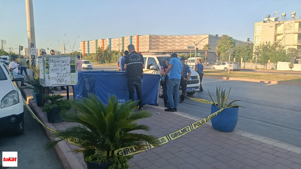 Eşinden Boşanmasından Sorumlu Tuttuğu Kadını Yaraladı Ardından Intihar Etti1