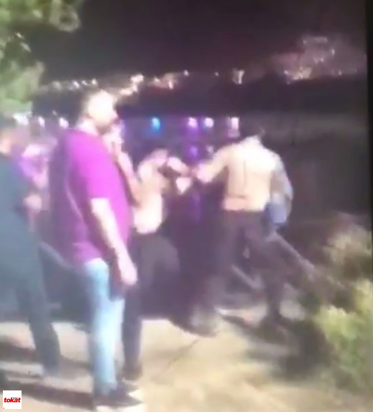Mahalle Bekçileri Ile Bir Grubun Yumruklu Kavgası Kamerada2