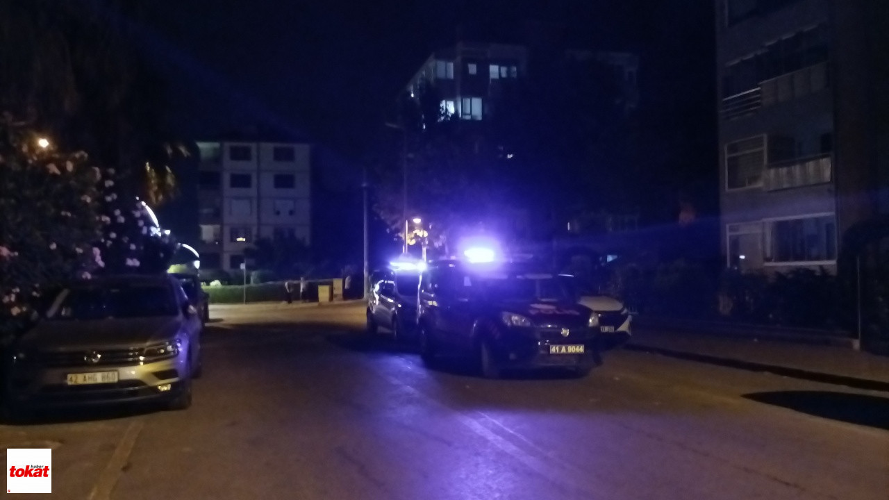 Vahşet Karısının Gözleri Önünde Bıçaklanarak Öldürüldü3