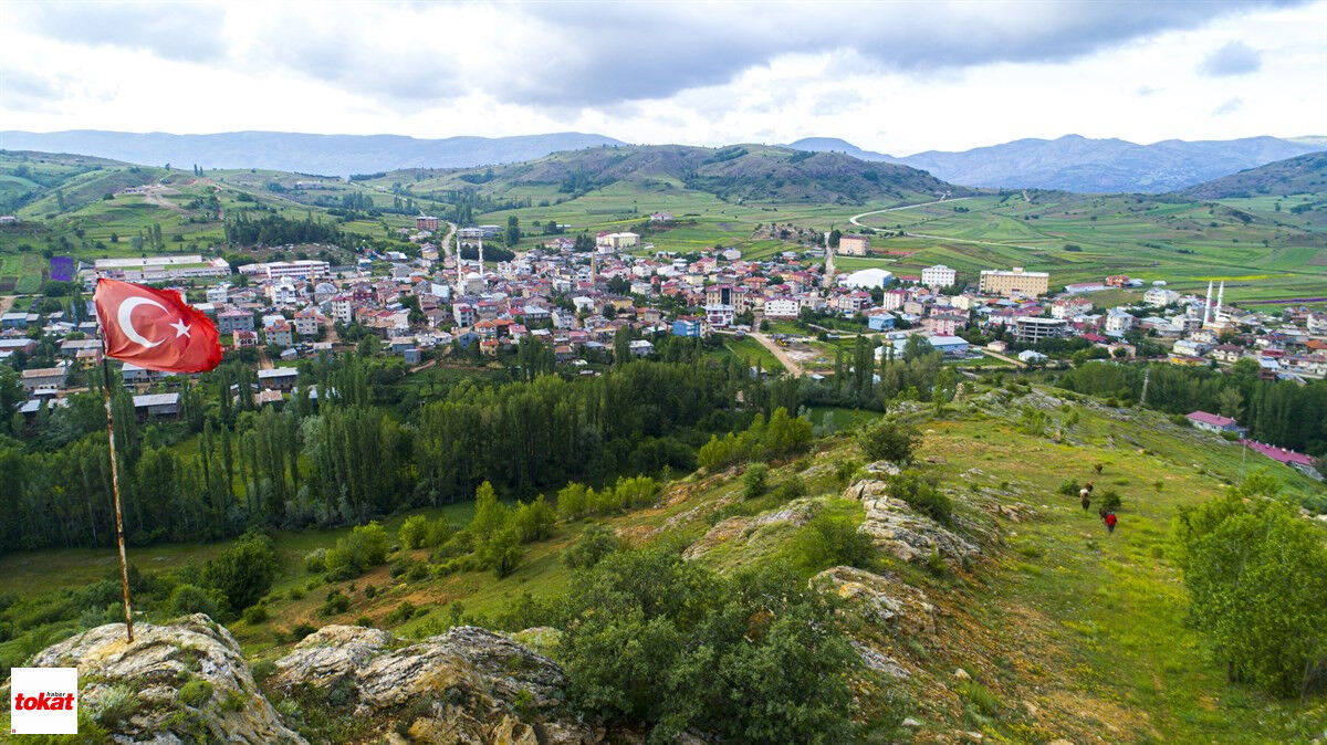 Tokat'ın Köyüydü Sivas'a Bağlandı Türkiye'nin En Fakir İlçesi Olarak Kaldı 3 Bin Nüfusu 26 Köyü Dipsiz Göl Şelalesi Var