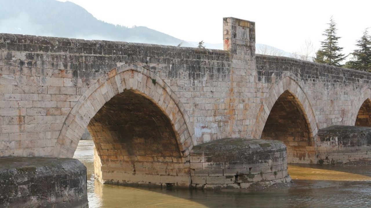 Tokat'ta Kardeş Kavgasını Bitiren 776 Yıllık Mühür: Hıdırlık Köprüsü