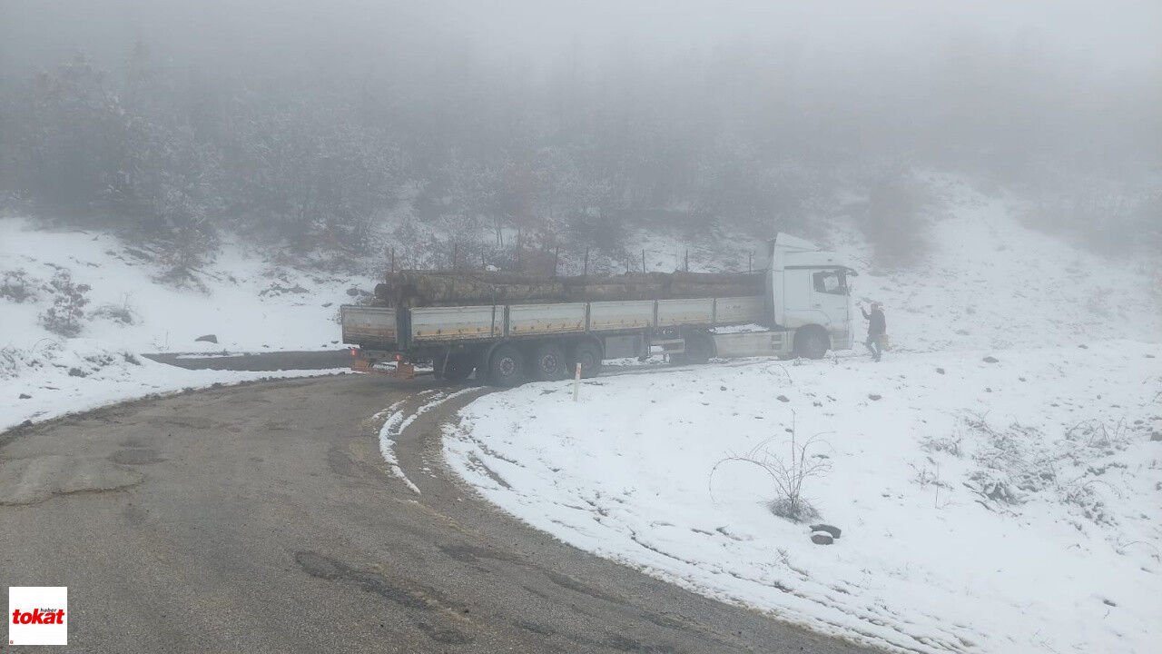 Tokat Navigasyon Tır Kaza1