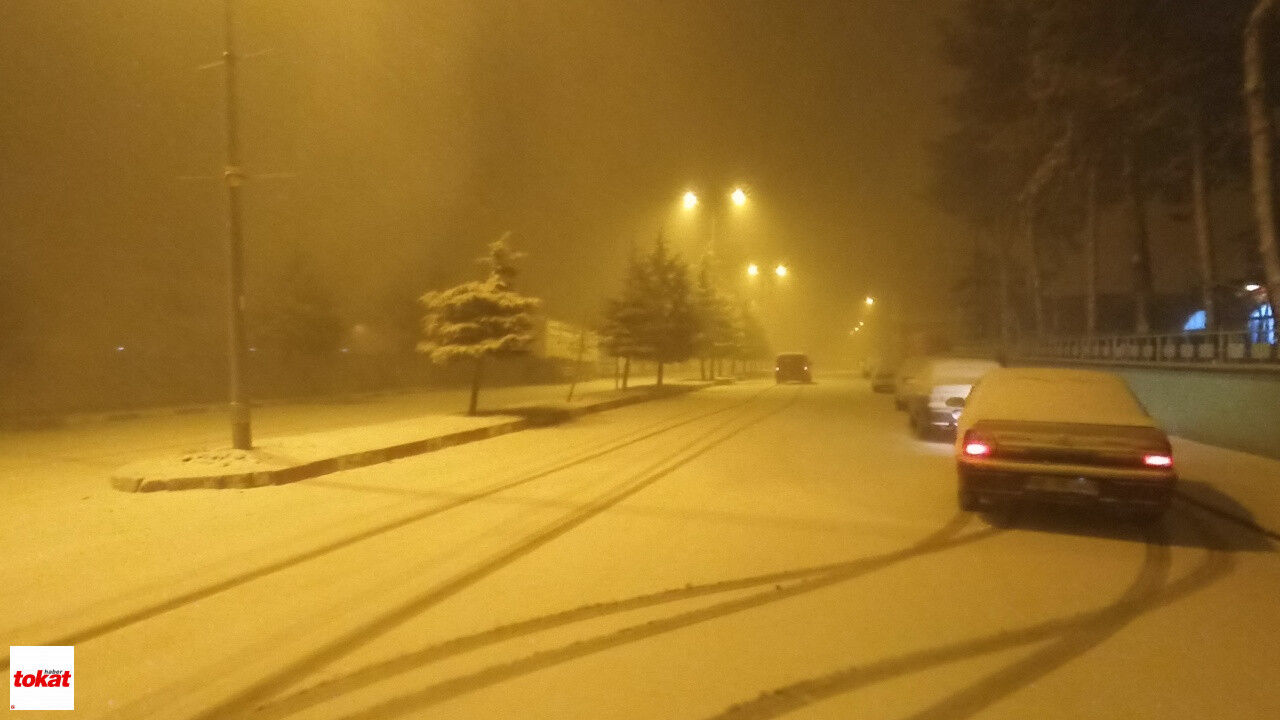 Yeşilyurt Ve Artova'da Kar Yağışı Sürüyor2