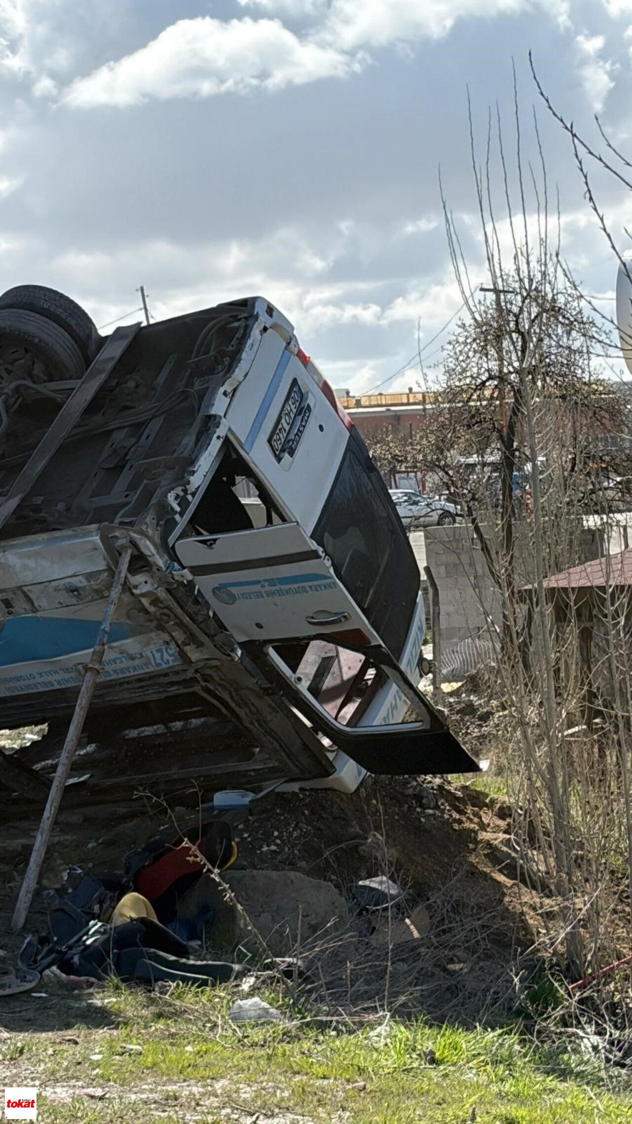 Özel Halk Otobüsü Köprü Direğine Çarptı 5 Ölü, 15 Yaralı