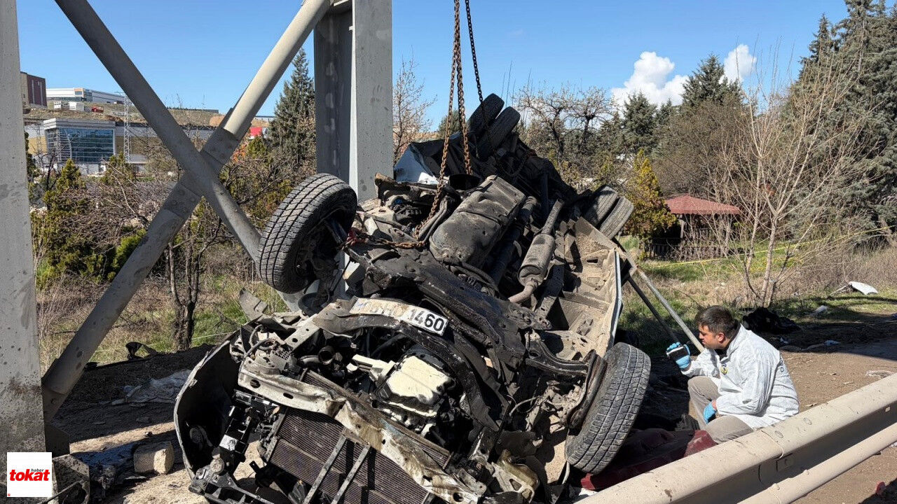 Özel Halk Otobüsü Köprü Direğine Çarptı 5 Ölü, 15 Yaralı4