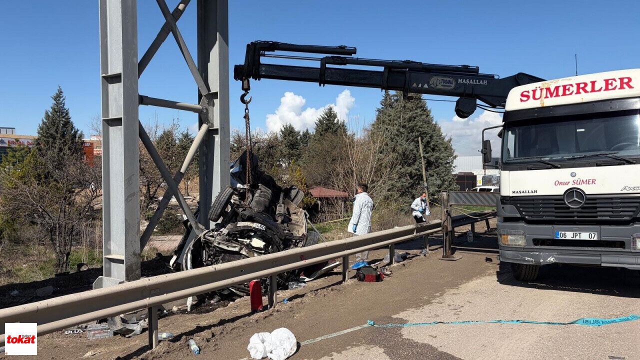Özel Halk Otobüsü Köprü Direğine Çarptı 5 Ölü, 15 Yaralı5