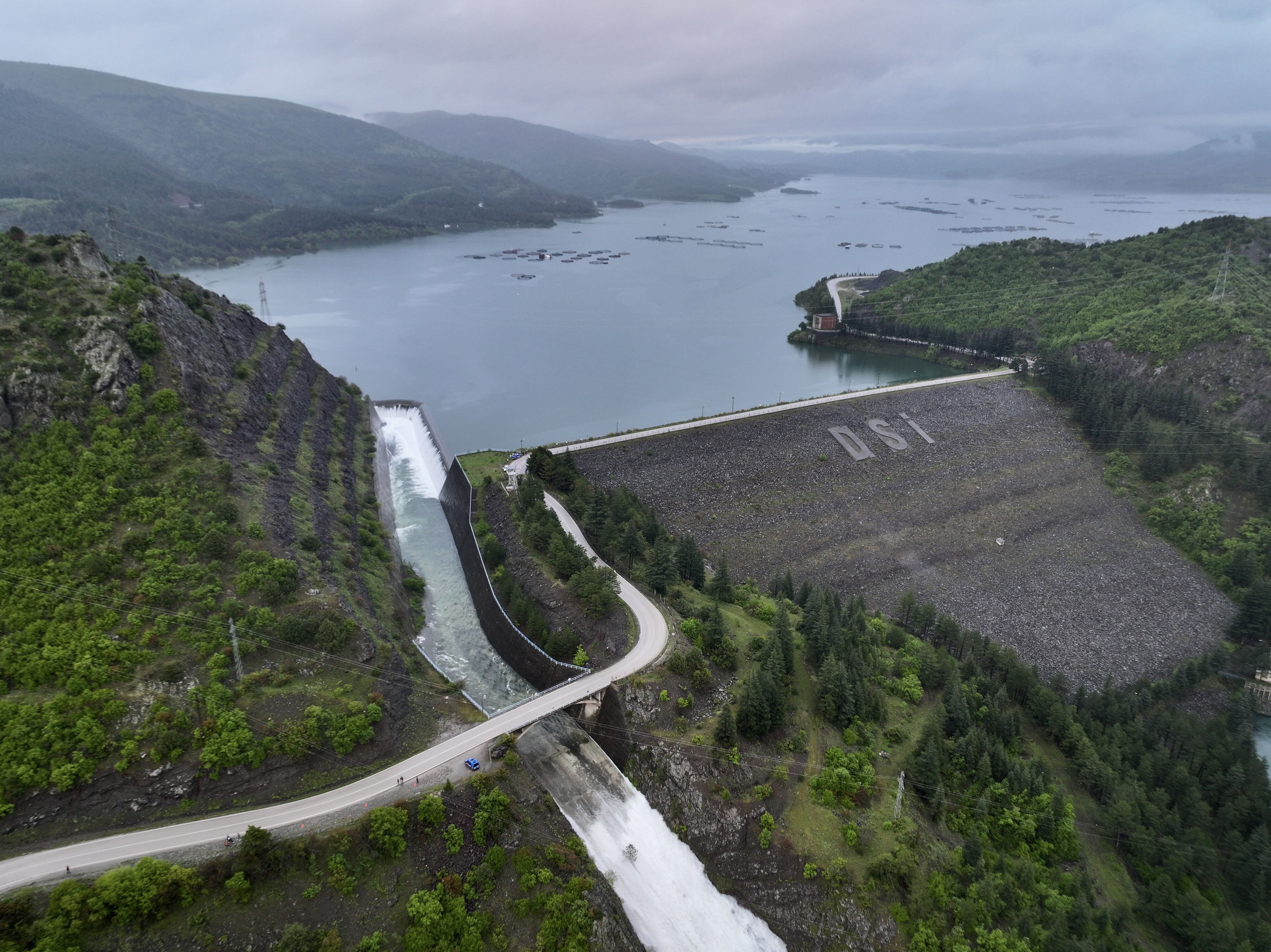 Almus Barajı dronla görüntülendi