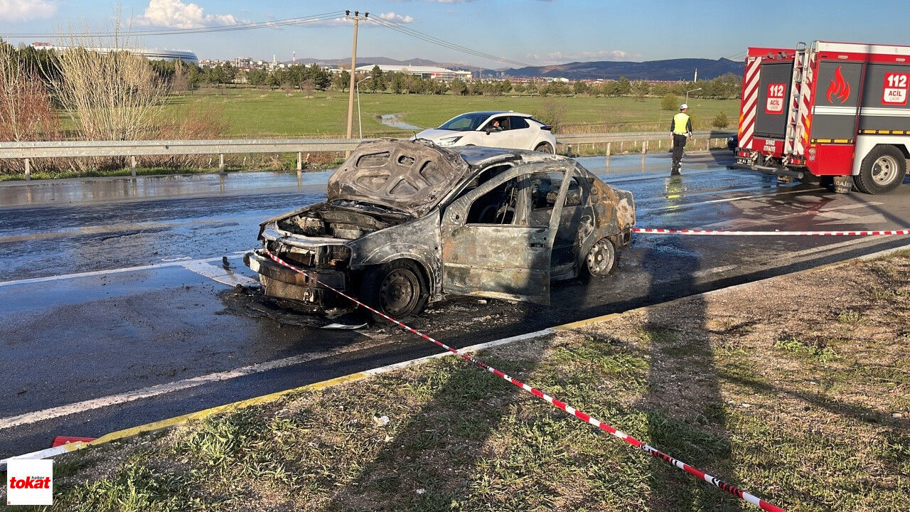 Alev Alan Otomobil Kullanılamaz Hale Geldi2