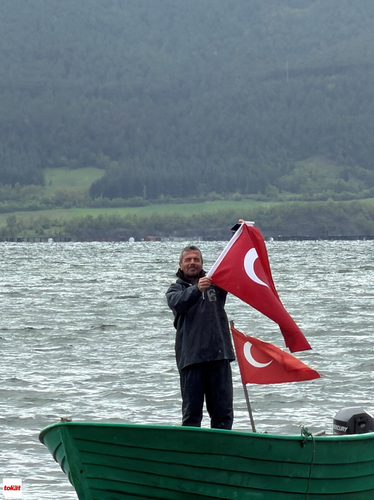 Almus Barajı Türk Bayrağı2