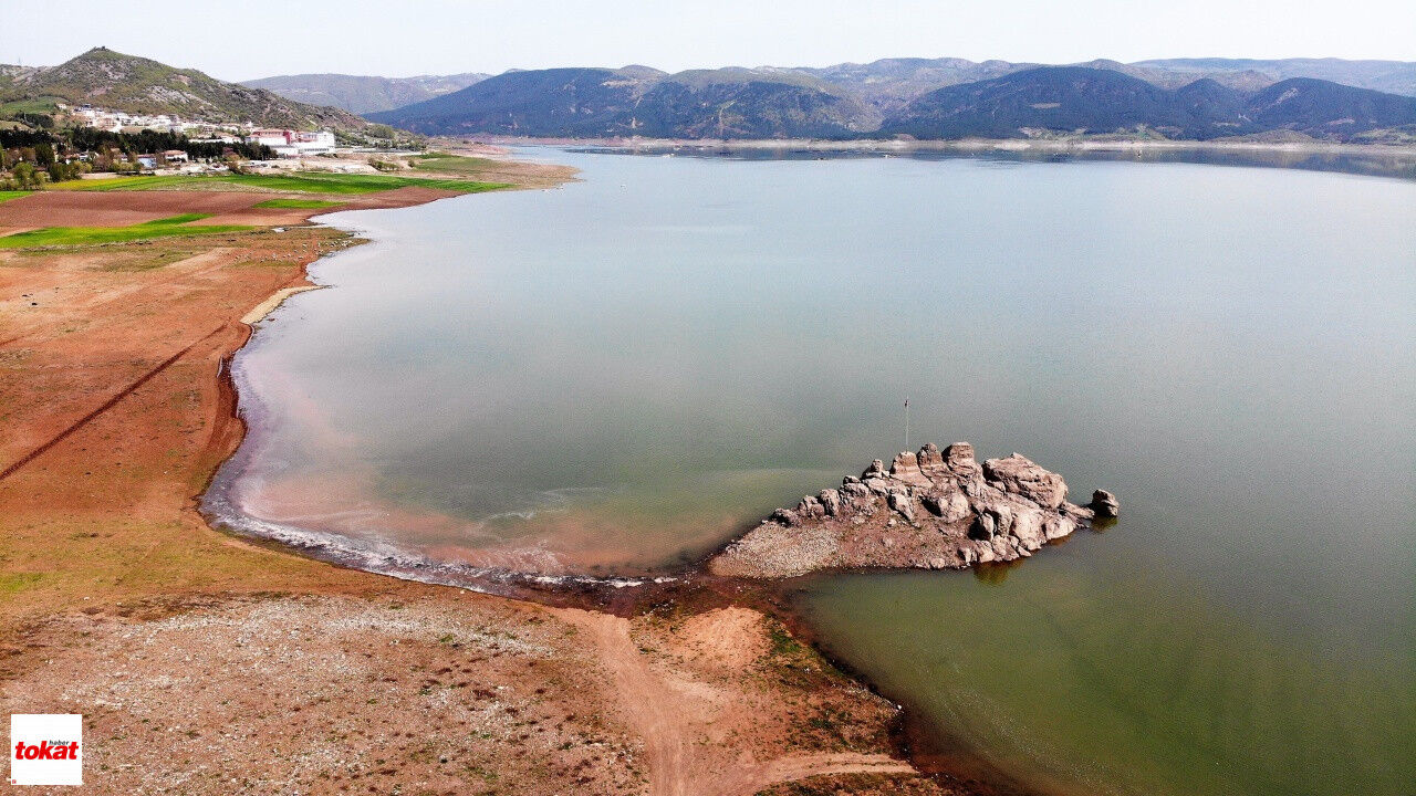 Almus Barajı'nın Taşmasıyla Ilçenin Simgesi Sular Altında Kalmıştı 3 Günlük Değişim Suyun Yükselişini Gözler Önüne Serdi7