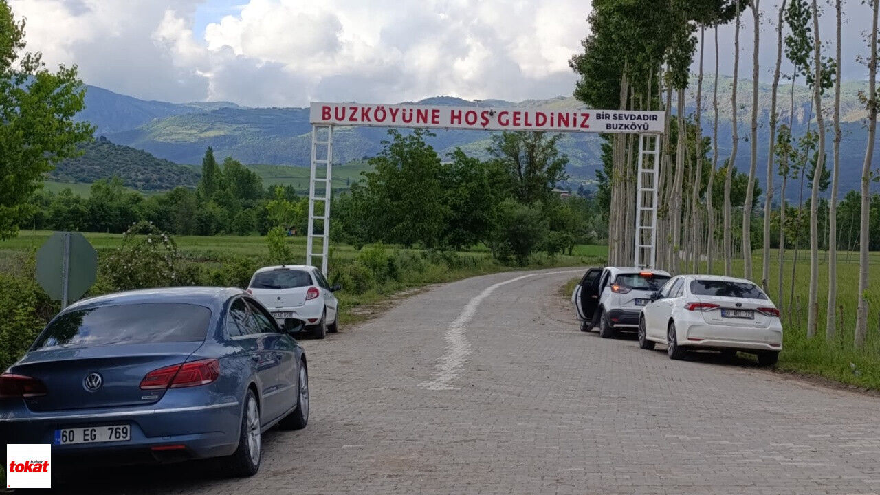 Kelkit Nehri Taştı Niksar Buzköy'de Araziler Su Altında Kaldı Vatandaşlar Seyre Daldı3