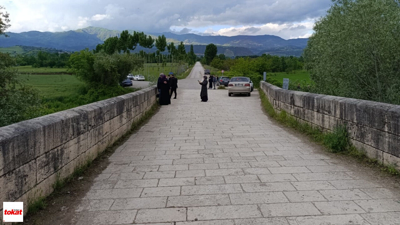 Kelkit Nehri Taştı Niksar Buzköy'de Araziler Su Altında Kaldı Vatandaşlar Seyre Daldı9