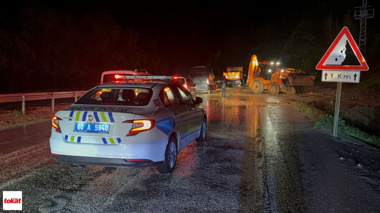 Tokat Sivas Kara Yolu Yaşanan Taşkın Nedeniyle Kısa Süreli Trafiğe Kapandı2