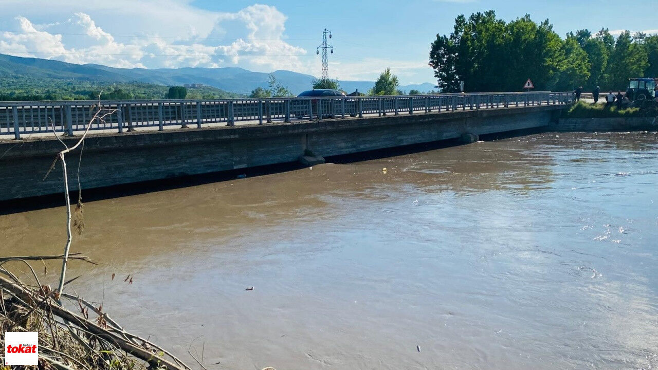 Tokat Turhal Yolu Su Köprü Seviyesine Ulaştı2