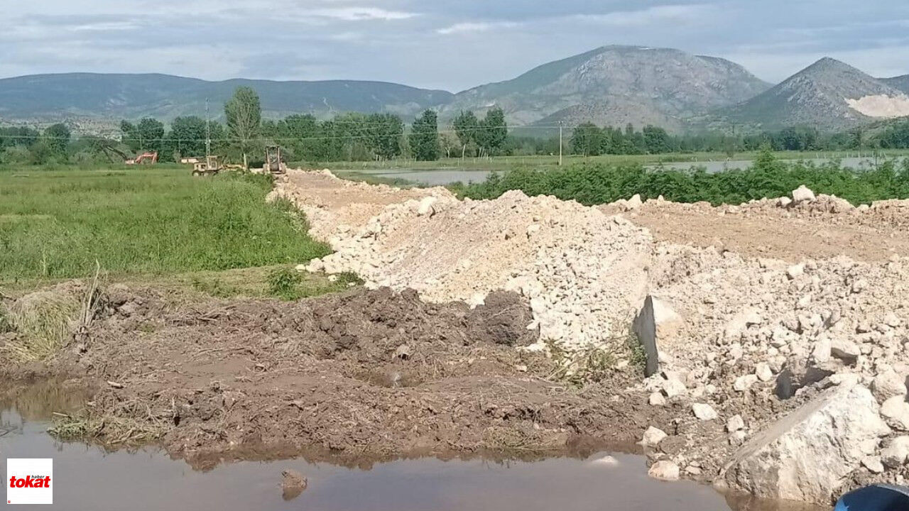 Tokat’ta Taşkın Alarmı İl Özel İdaresi Tüm Ekipleriyle Sahada (2)
