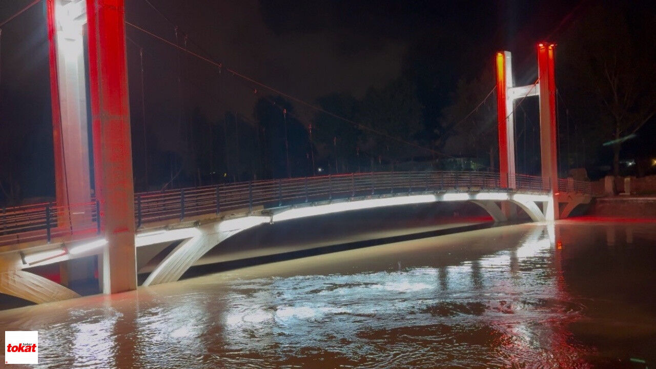 Turhal’da Taşkın Riskine Karşı Bazı Cadde Ve Sokaklar Araç Trafiğine Kapatıldı10