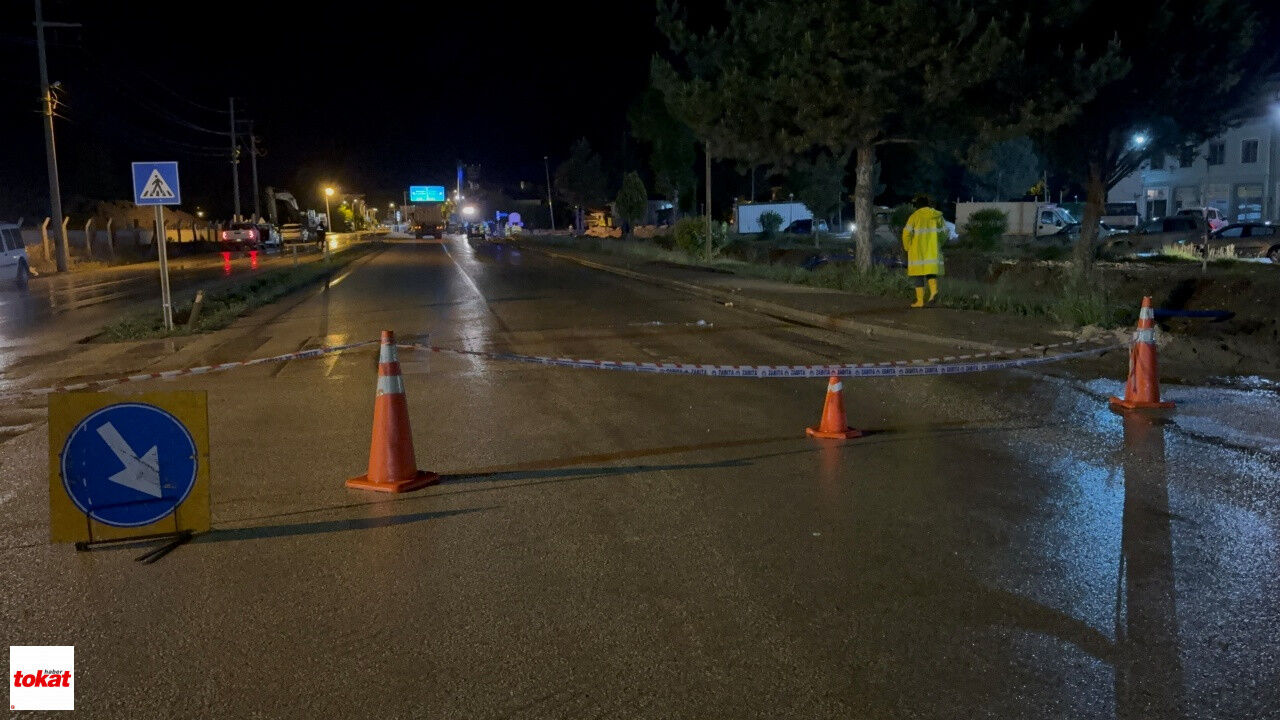 Turhal’da Taşkın Riskine Karşı Bazı Cadde Ve Sokaklar Araç Trafiğine Kapatıldı4