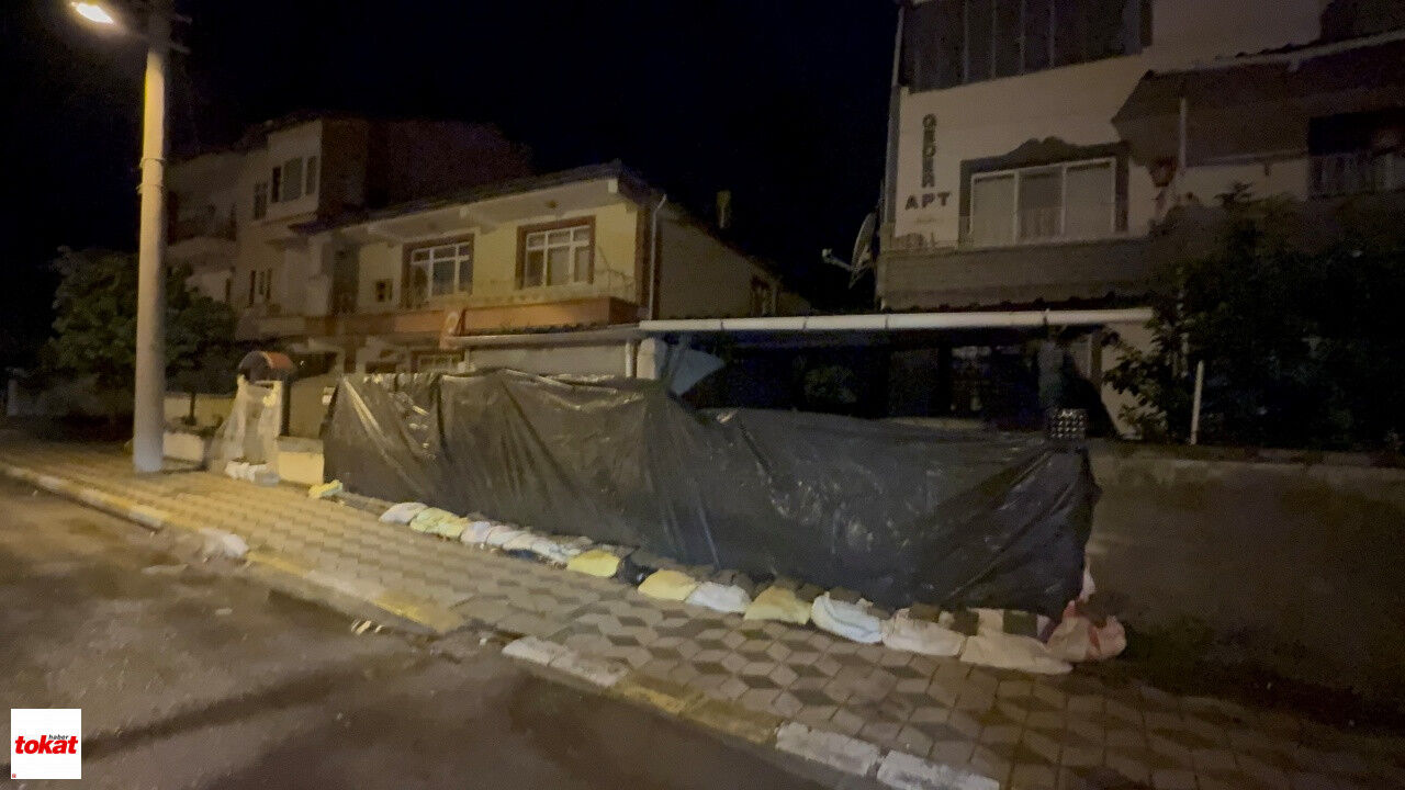 Turhal’da Taşkın Riskine Karşı Bazı Cadde Ve Sokaklar Araç Trafiğine Kapatıldı9