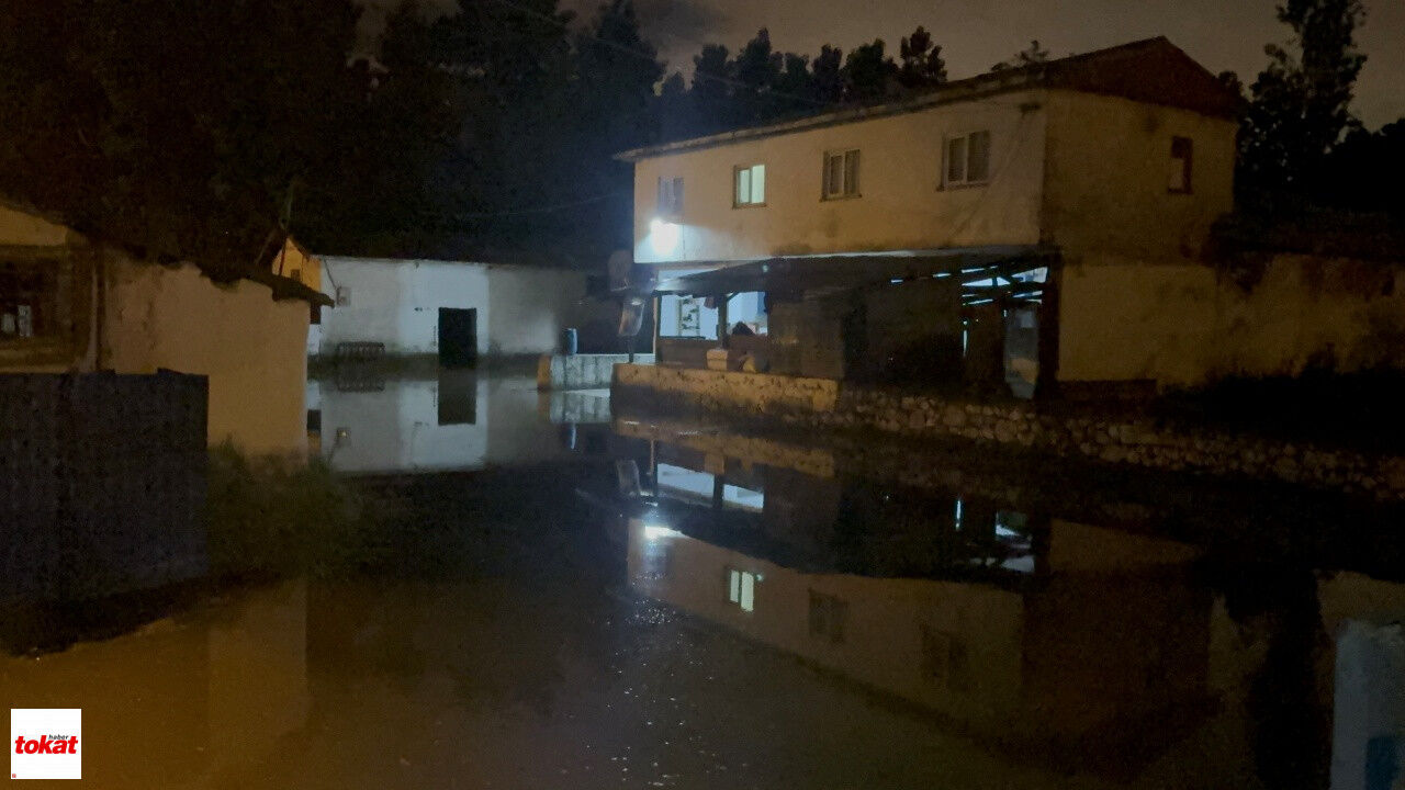 Turhal’da Yeşilırmak Suyu Taştı, Bazı Evleri Su Bastı1