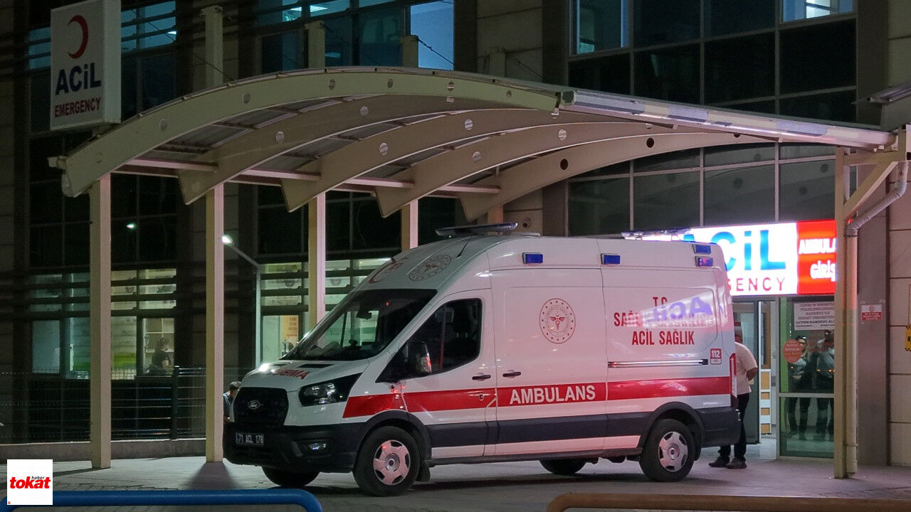 Bıçaklı Kavgada Kan Aktı 2 Arkadaş Ağır Yaralandı