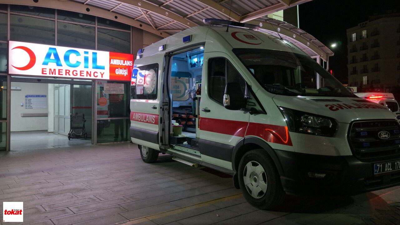 Bıçaklı Kavgada Kan Aktı 2 Arkadaş Ağır Yaralandı3