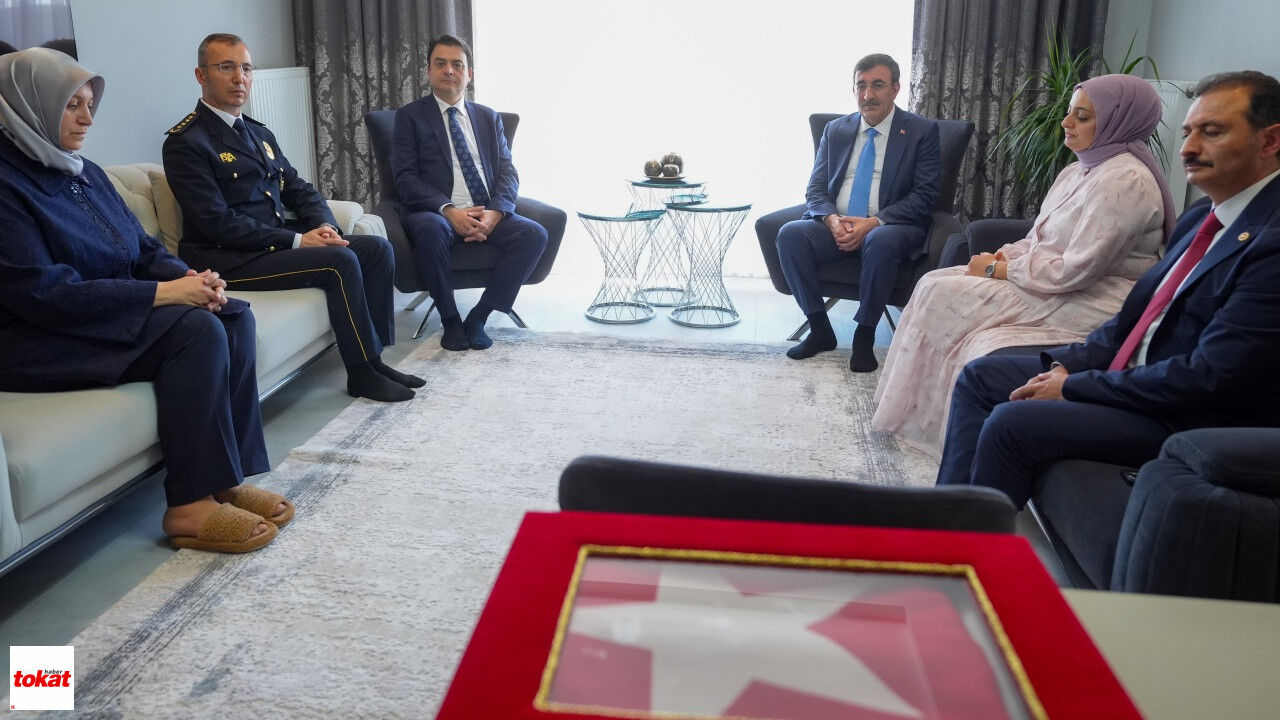 Cumhurbaşkanı Yardımcısı Yılmaz, Tokat'ta Şehit Çalışgan'ın Ailesini Ziyaret Etti2