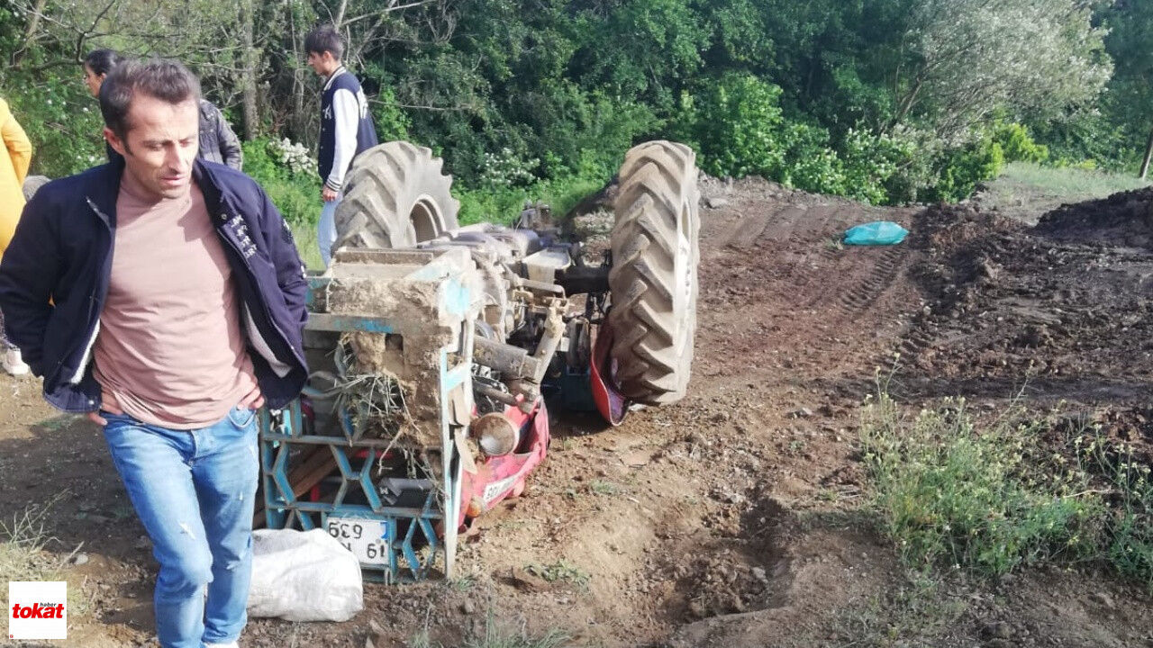 Niksar Aynı Yolda İki Traktör Kazası1