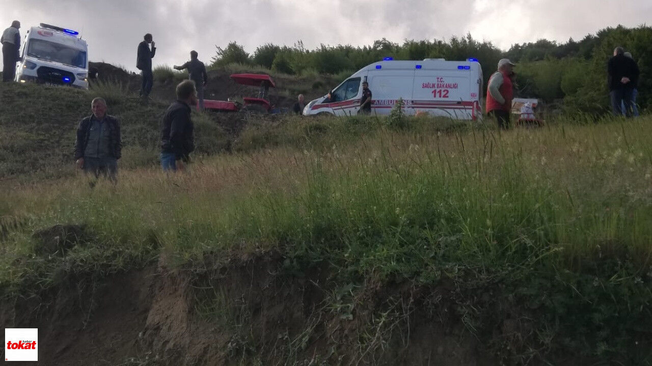 Niksar Aynı Yolda İki Traktör Kazası12