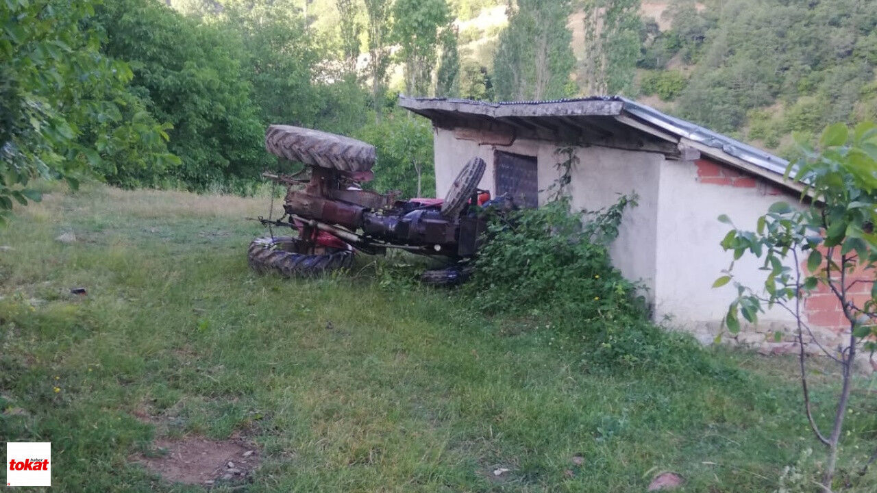Niksar Aynı Yolda İki Traktör Kazası3