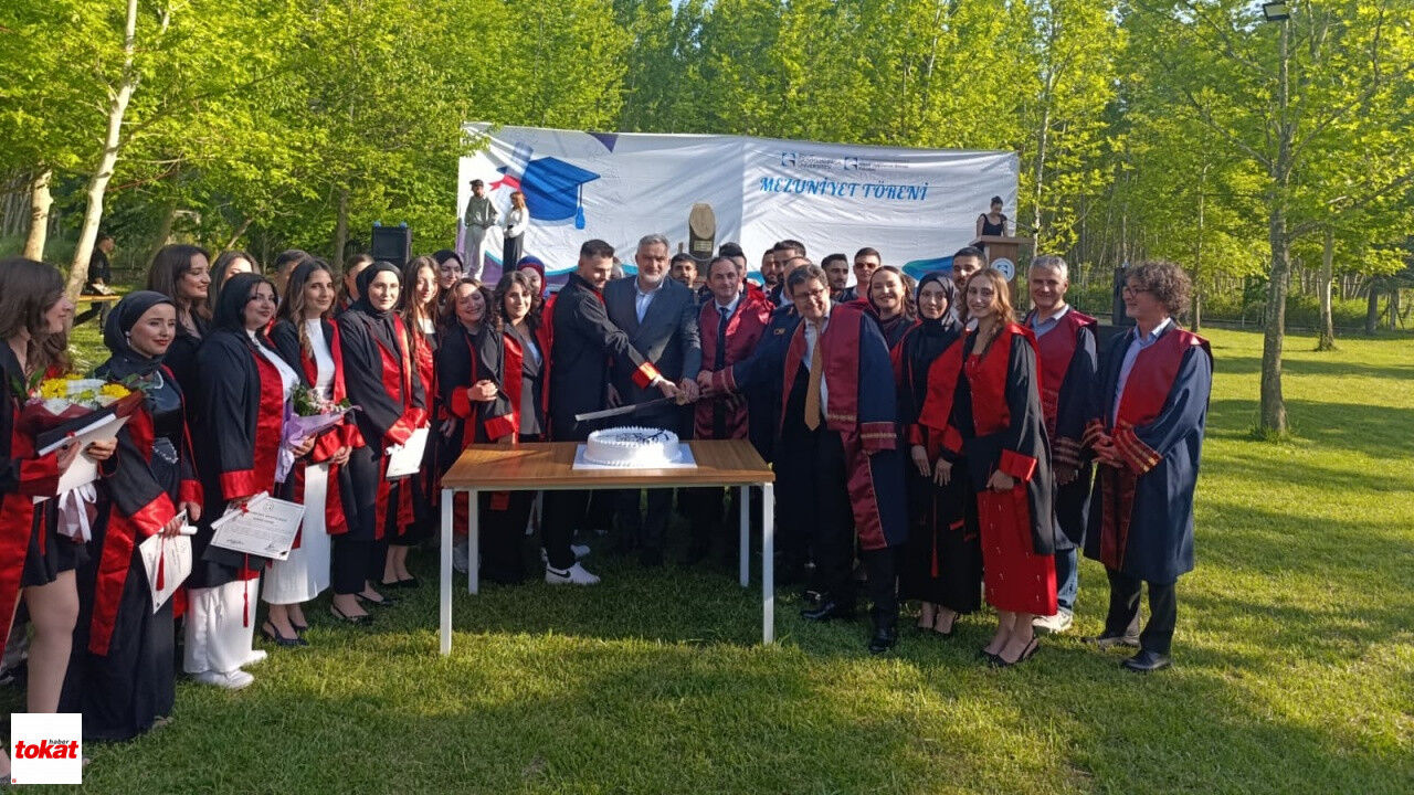 Togü Niksar Uygulamalı Bilimler Fakültesi Mezuniyet4