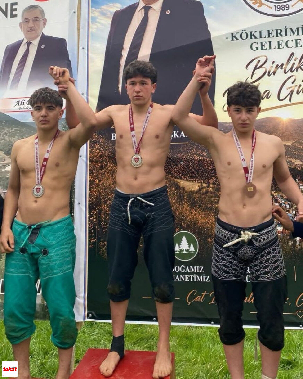 Tokat Belediye Spor Kulübü Sporcuları Yamaç Paraşütü Güreş1