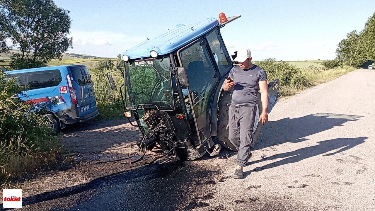 Tokat'ta Otomobil Ile Çarpışan Traktör Ikiye Bölündü 2 Yaralı3