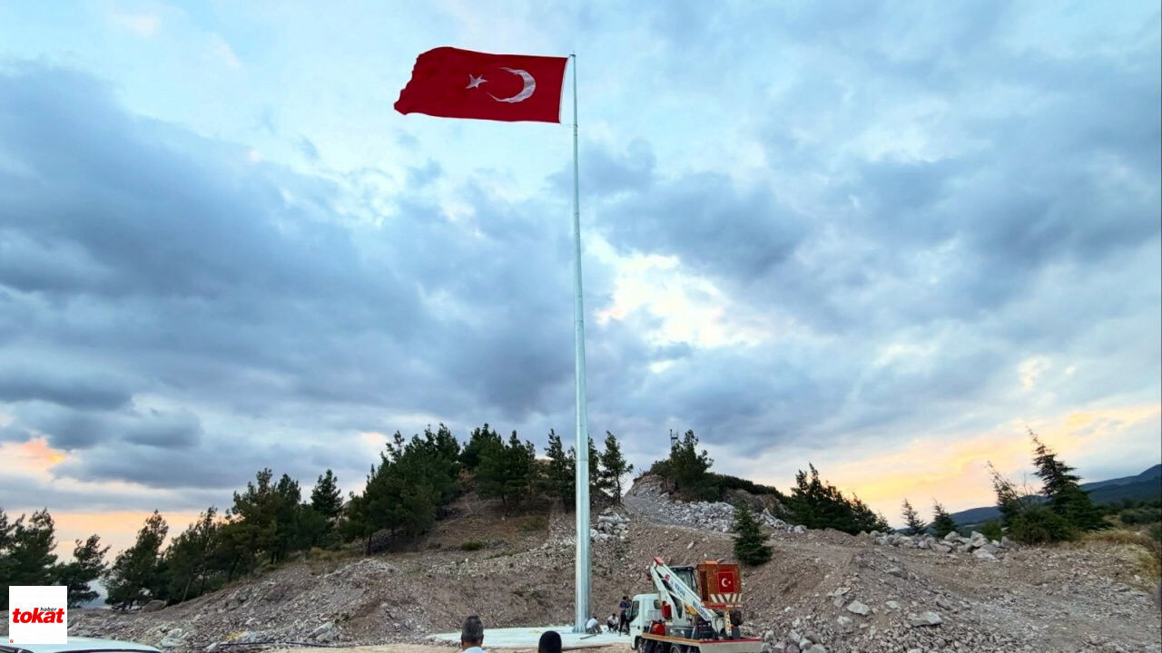 Dev Bayrak1