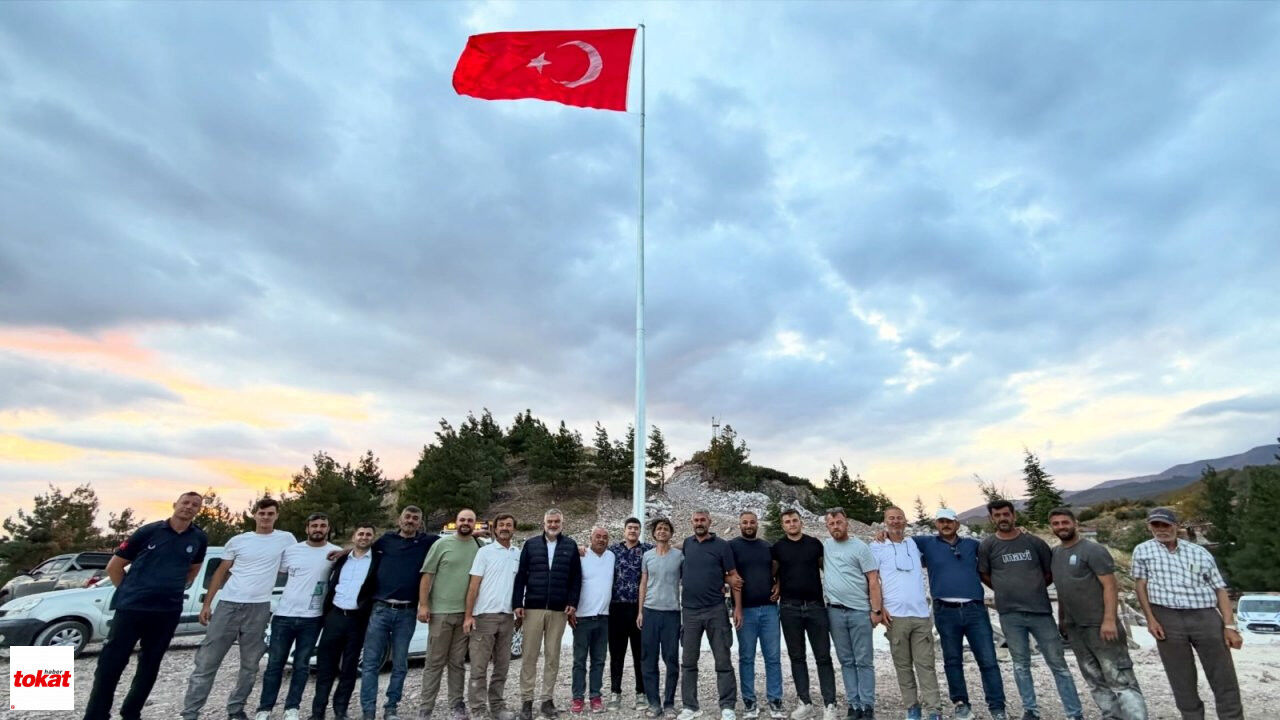 Dev Bayrak3