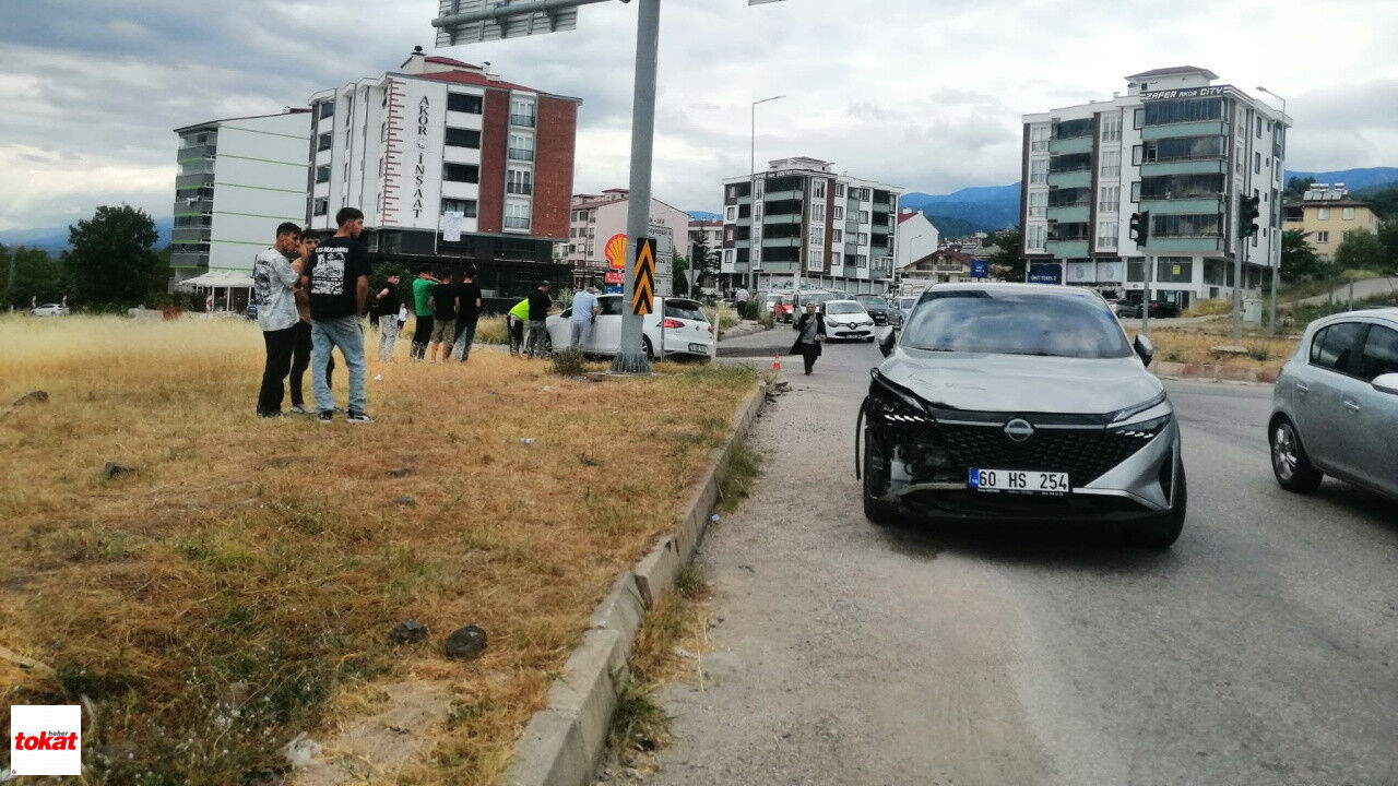 Niksar Kırmızı Işık Ihlali Kaza1