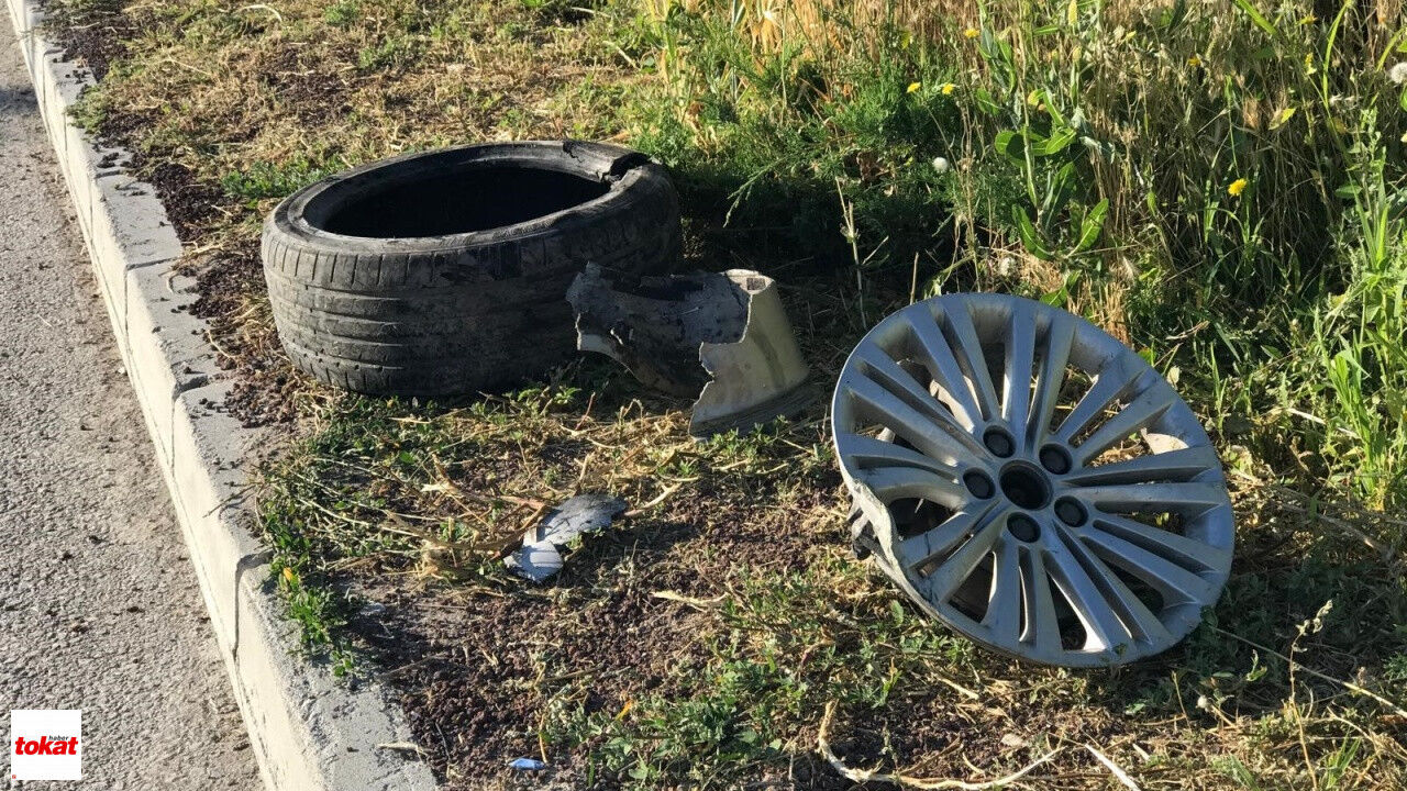 Tokat Plakalı Otomobil Şarampole Yuvarlandı 1'I Bebek 3 Yaralı4