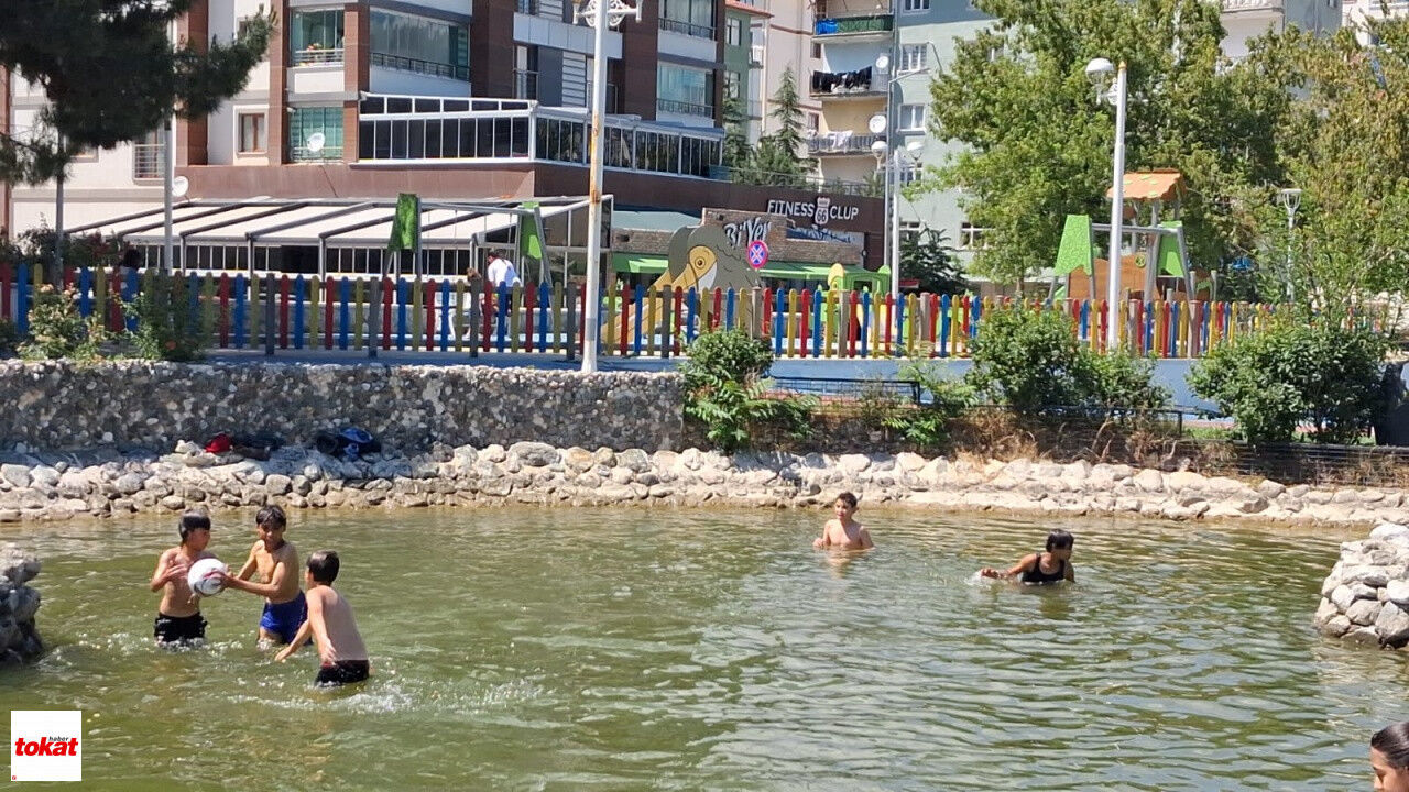 Tokat Sıcaktan Bunalan Çocuklar Fıskiye Serinleme2