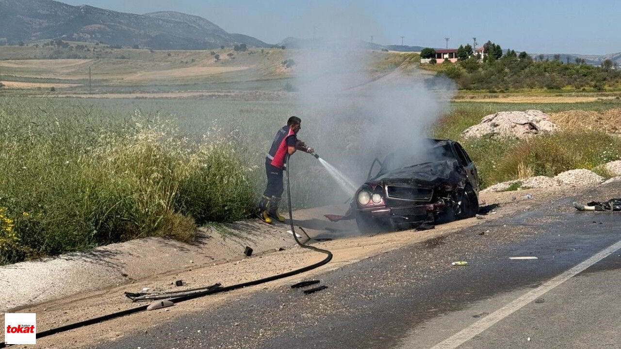 Yozgat Tokat Yolunda Feci Kaza Tokat Plakalı Otomobil Yandı, 1 Ölü 3 Yaralı1
