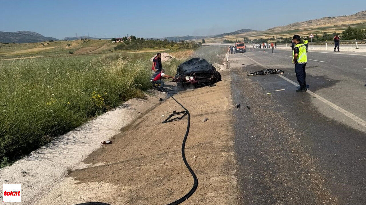 Yozgat Tokat Yolunda Feci Kaza Tokat Plakalı Otomobil Yandı, 1 Ölü 3 Yaralı3