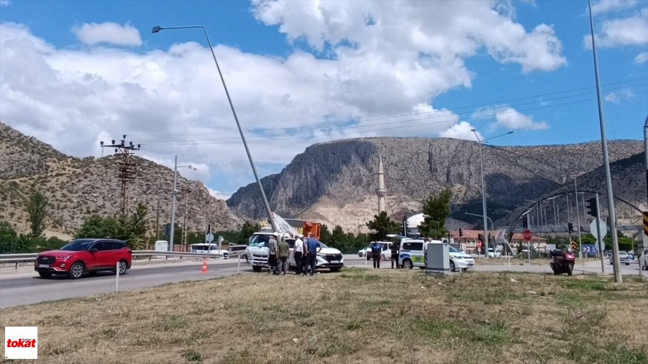 Amasya Tokat Karayolu Itfaiye Araç Kaza1