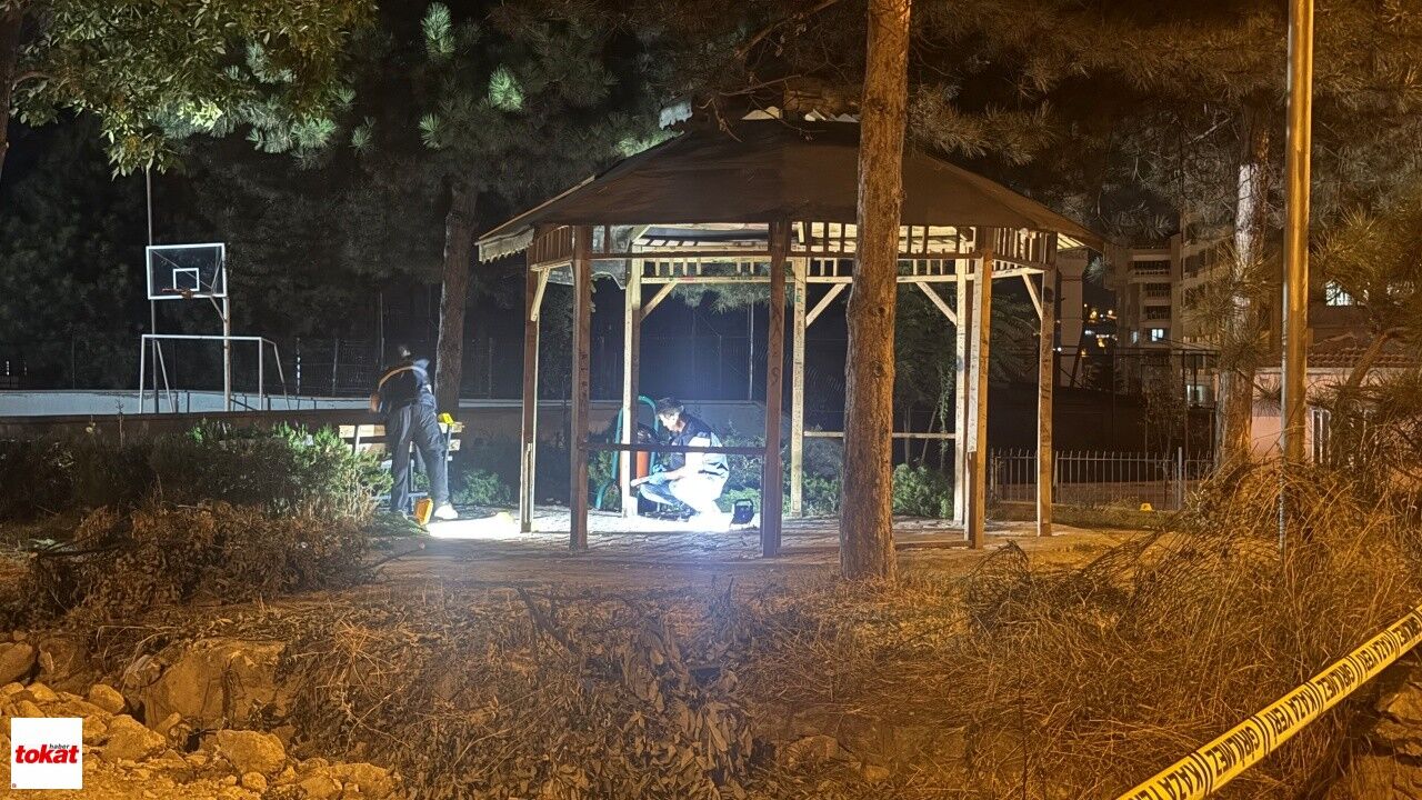 Hırka Verme Meselesi Tartışmaya Döndü Arkadaşını 3 Yerinden Bıçakladı