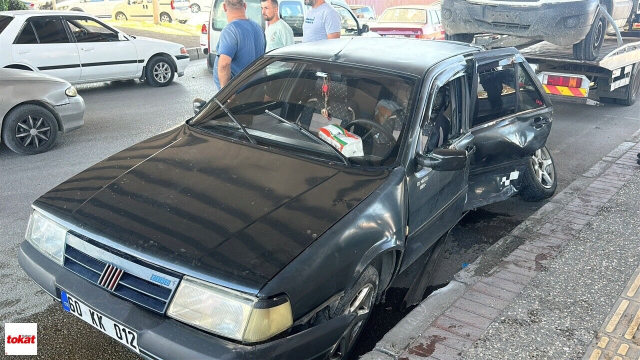 Kavşakta Tokat Plakalı Otomobil Ile Kamyonet Çarpıştı 1 Yaralı3