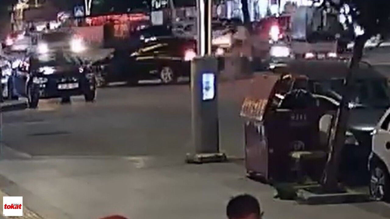 Motosiklet Sürücüsü Yola Savruldu Kaza Anı Kamerada
