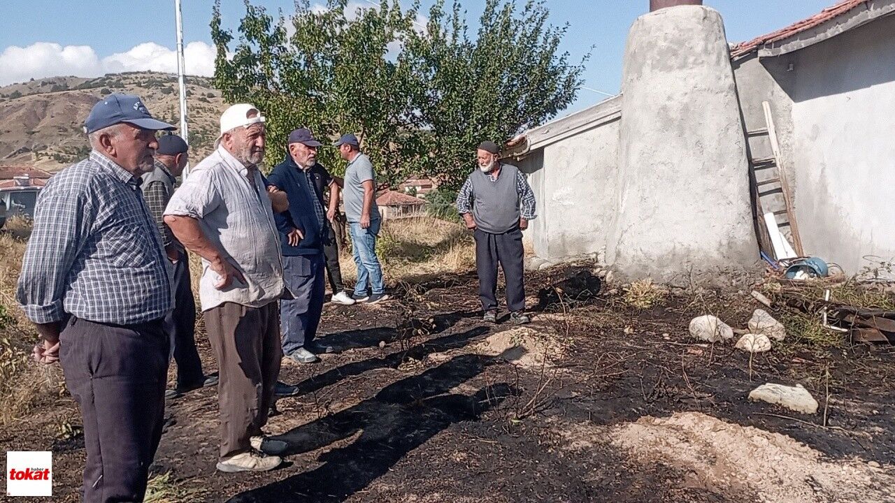 Ocaklıktan Çıkan Kıvılcımlar Otluk Alanda Yangına Neden Oldu2