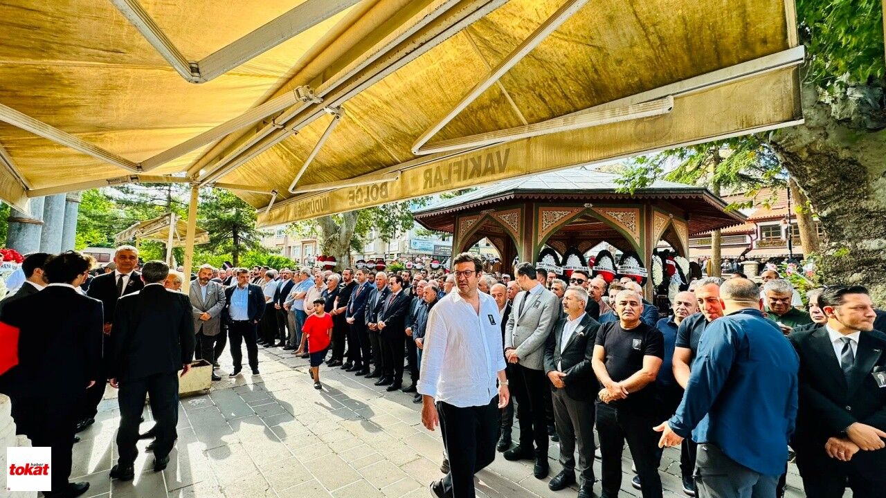 Orhan Ziya Diren Toprağa Verildi3
