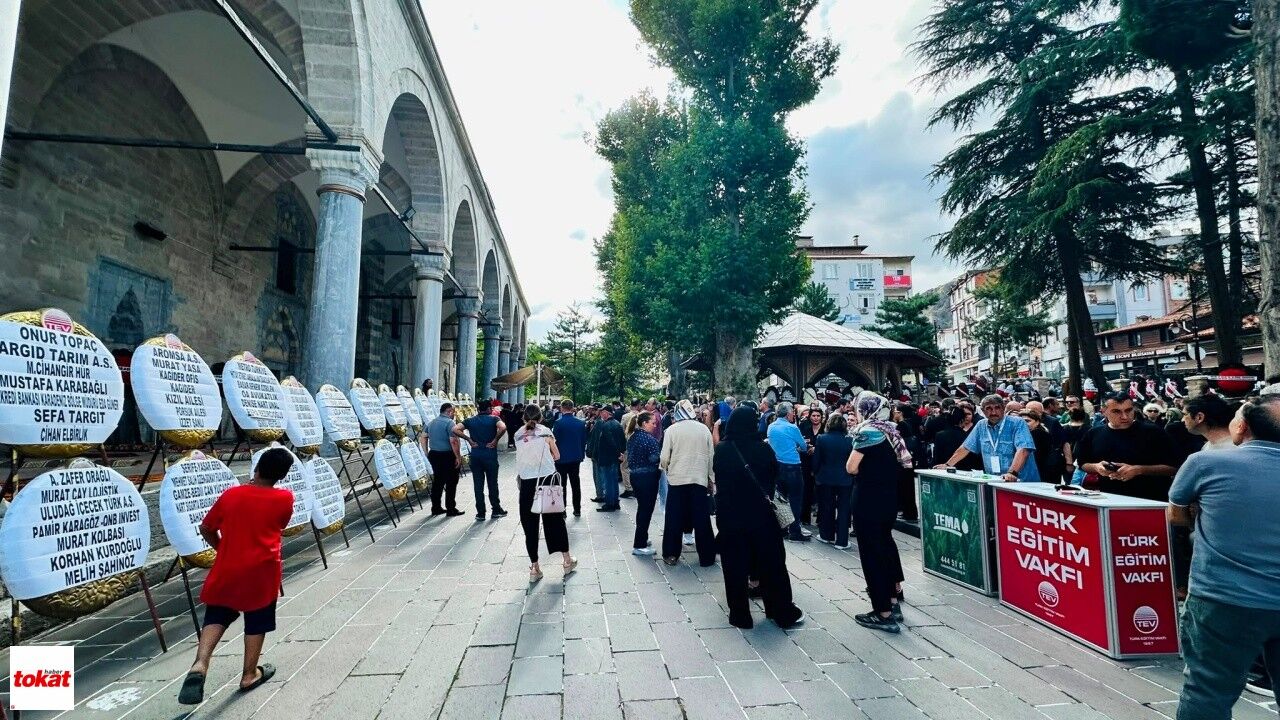 Orhan Ziya Diren Toprağa Verildi4